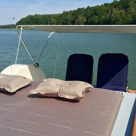 아파트 Strandnahe Mit Floss 미로우