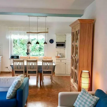 Strandnahe Mit Floss 아파트 *